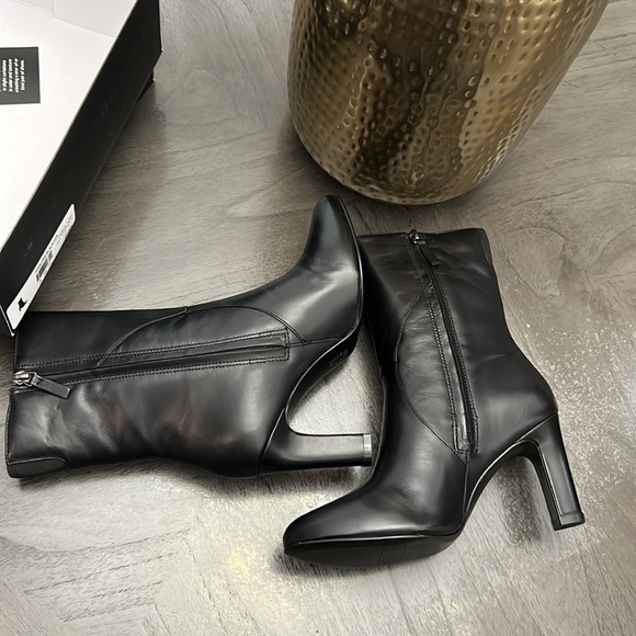 Naturalizer Harlene Leather Bootie (Women) - Picture 7 of 11